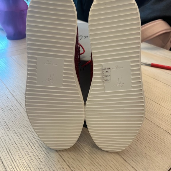 Brand new Giuseppe Zanotti…..they don’t fit me never even them out once….. - Picture 5 of 6